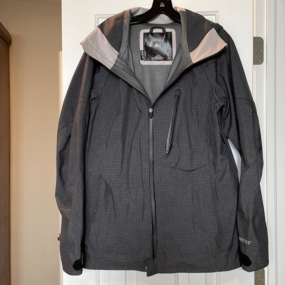 Women’s large Burton Gore-Tex snowboard jacket